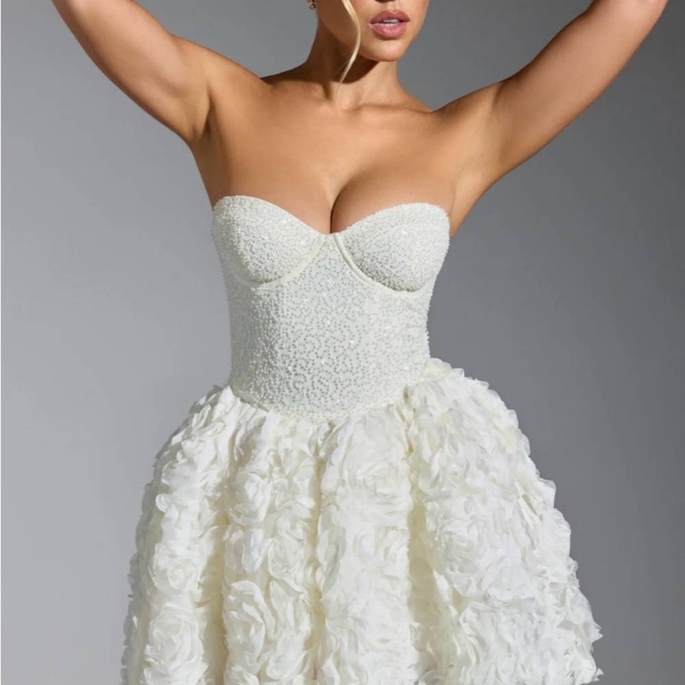 Oh Polly Embellished Floral-Appliqué Lace-Up Mini Dress in White Size 6 US